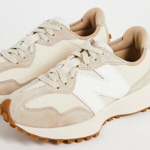 *NIB* New Balance 327 Sneakers